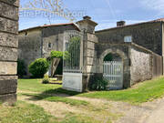 Maison à SAINT-HILAIRE-DES-LOGES