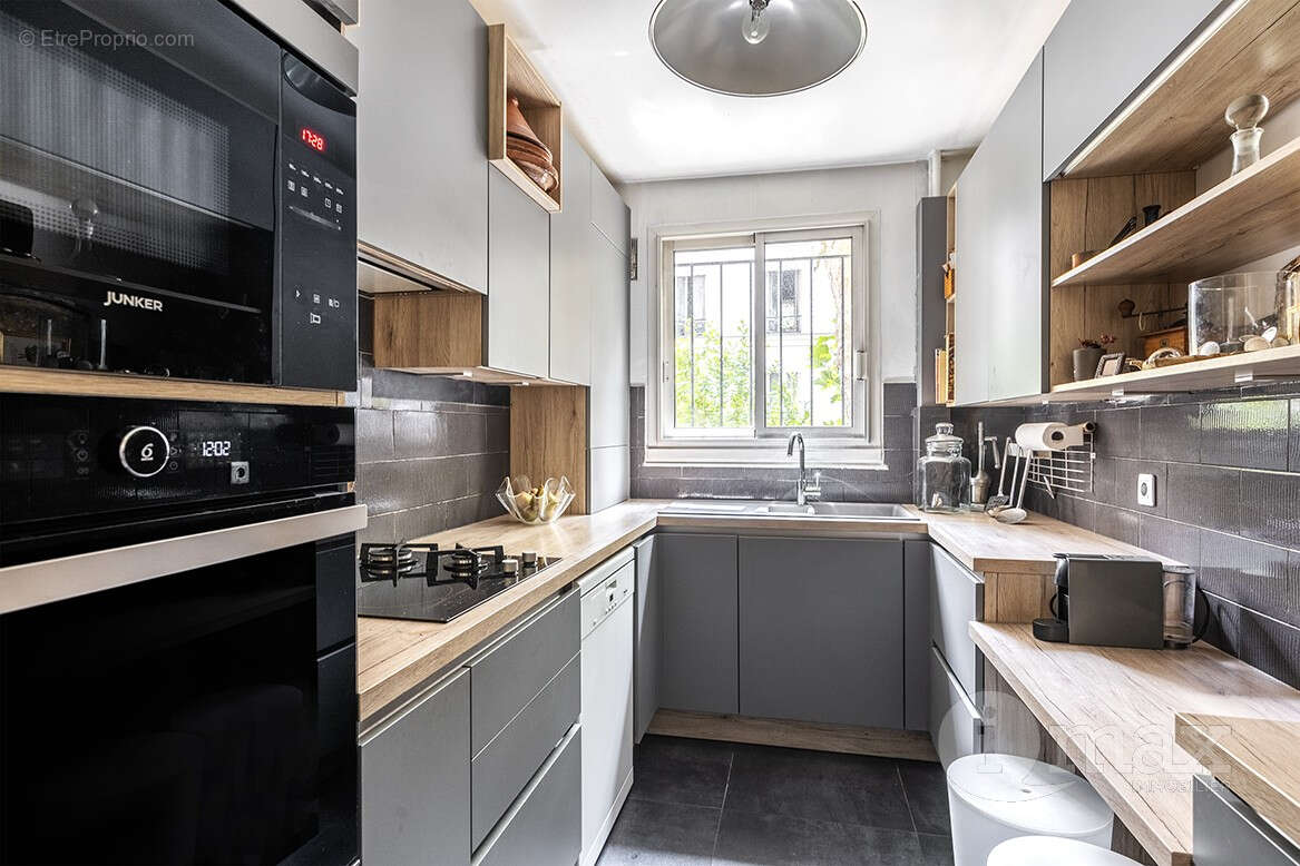 Appartement à COURBEVOIE