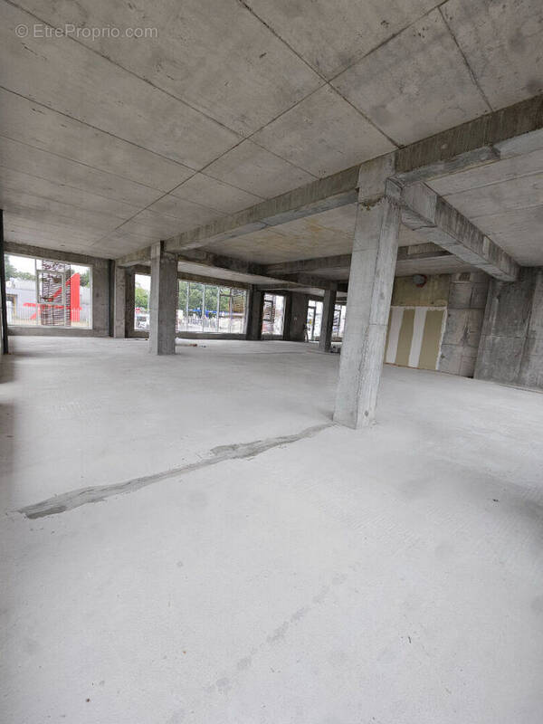 Commerce à MOUILLERON-LE-CAPTIF