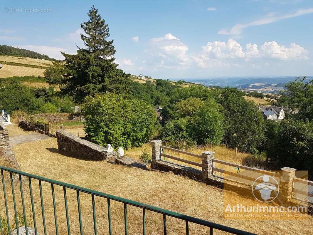 Maison à LES HERMAUX