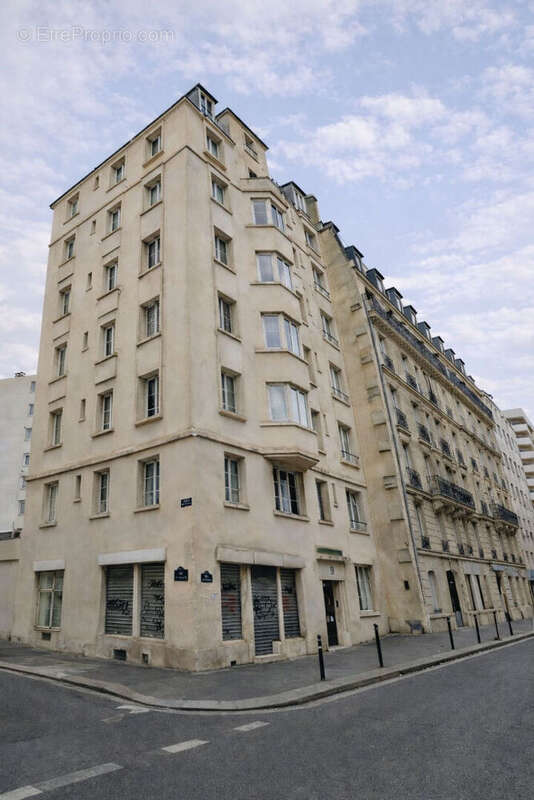 Appartement à PARIS-14E