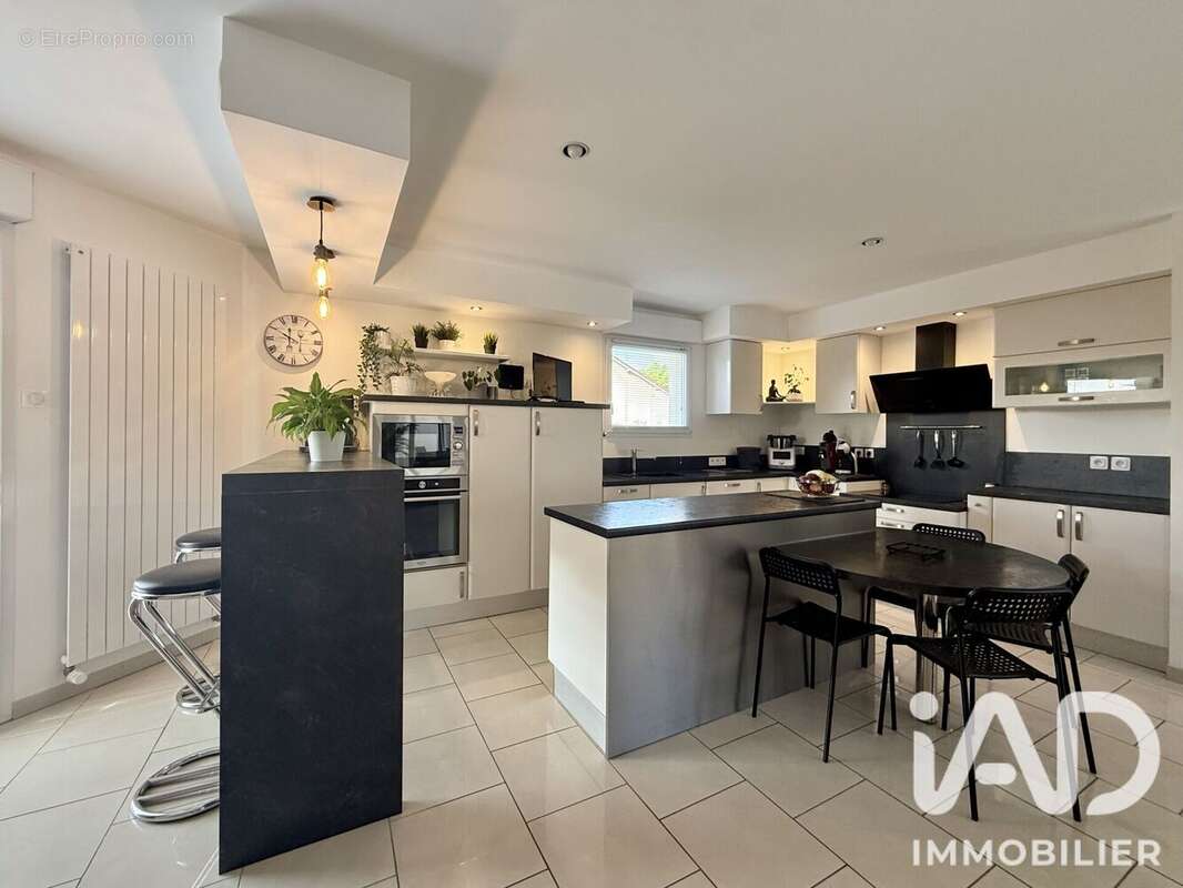 Maison 208 m² à Epinal  - photo 6