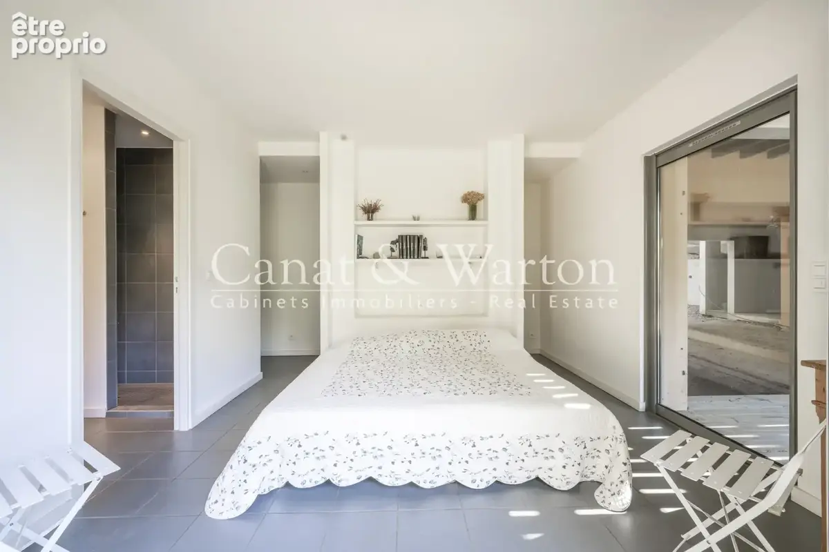 Proche du centre et plage: villa d'architecte avec vue mer & piscine - photo 13