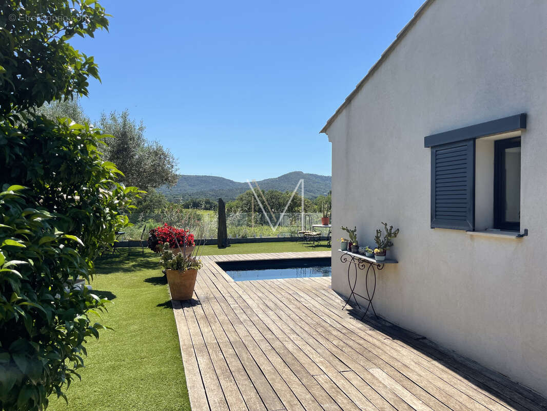 Maison à PLAN-DE-LA-TOUR