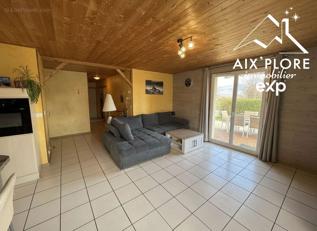 Maison à VIRIEU-LE-PETIT