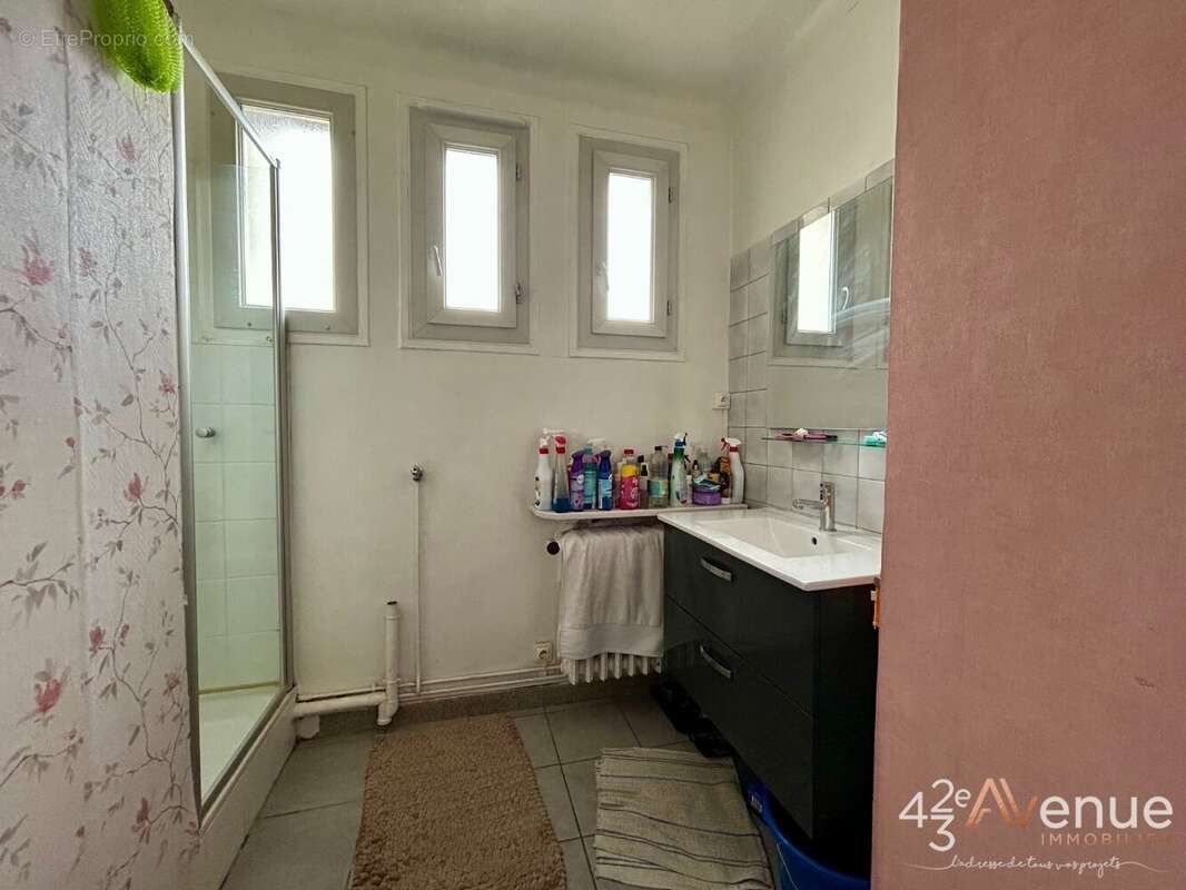 Appartement à SAINT-ETIENNE