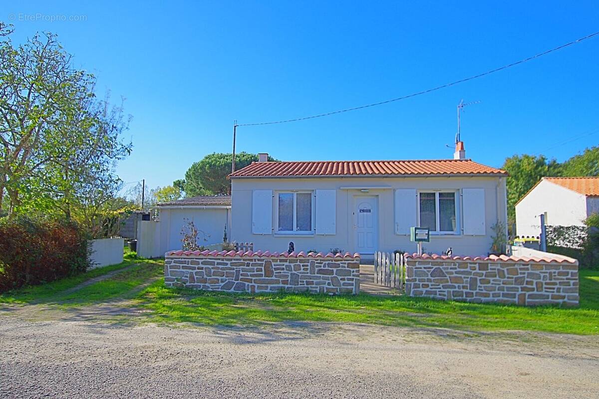 Maison à GROSBREUIL