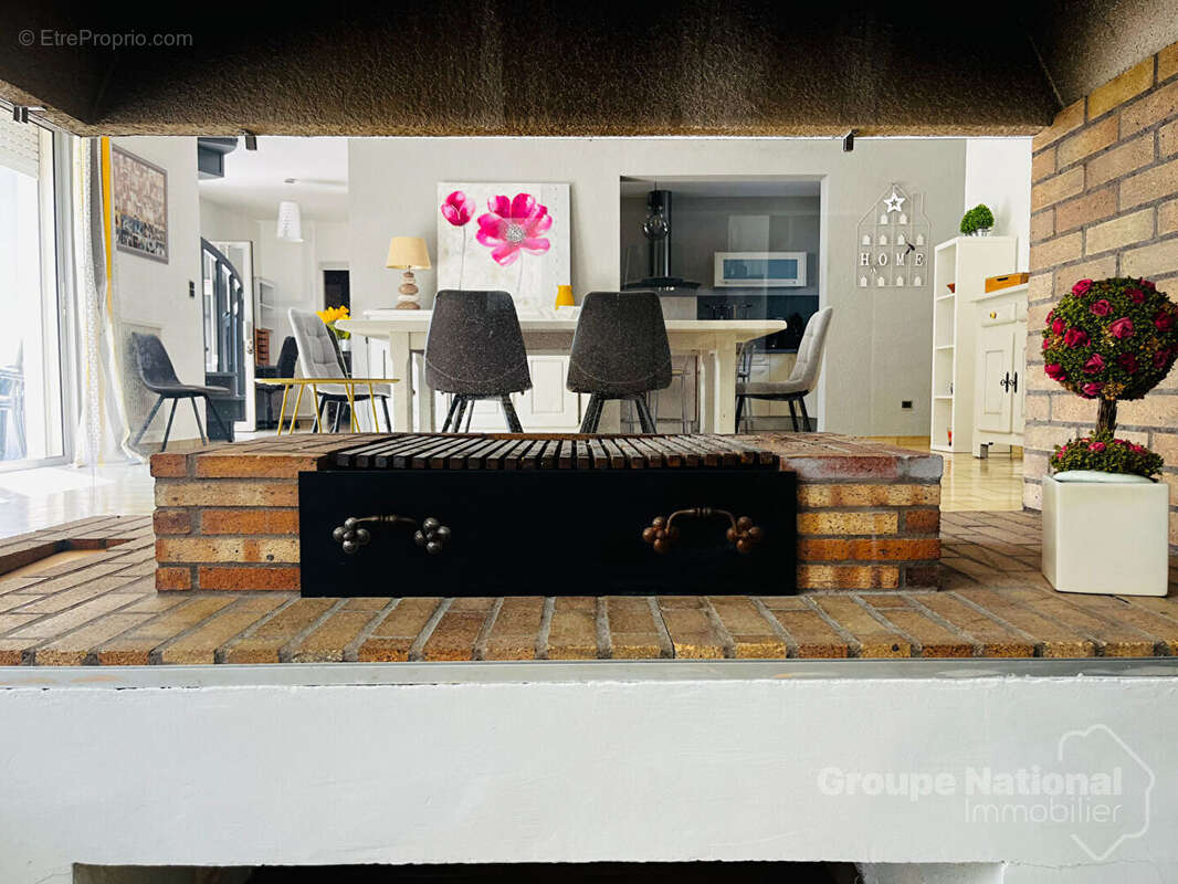 Maison à SAINT-PRIVAT-DE-CHAMPCLOS