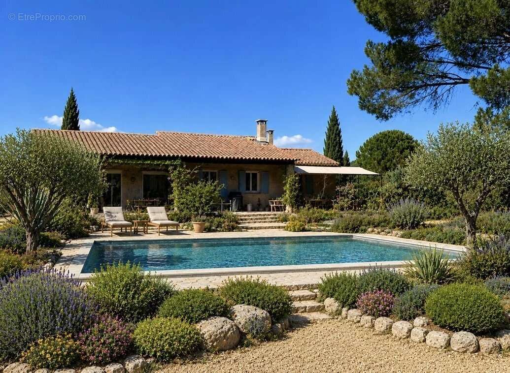 Maison à MAUBEC