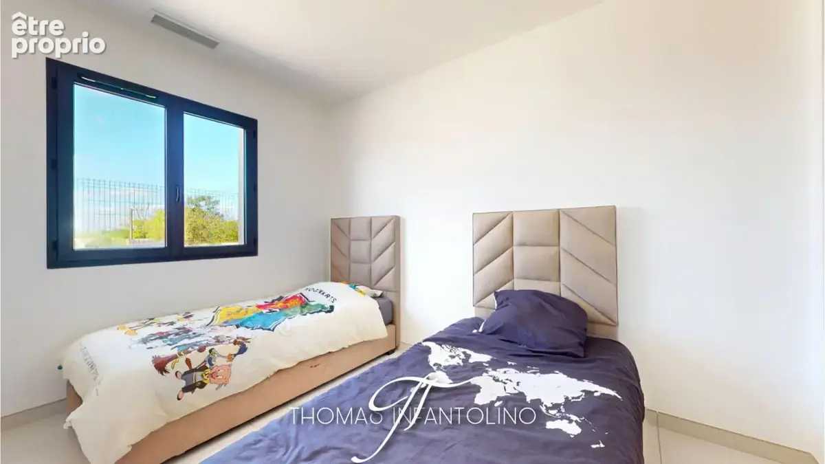 En exclusivite - plain pied - 3 chambres - 1 suite parentale - salle de bain - salle d'eau - piscine - pool house - photo 15