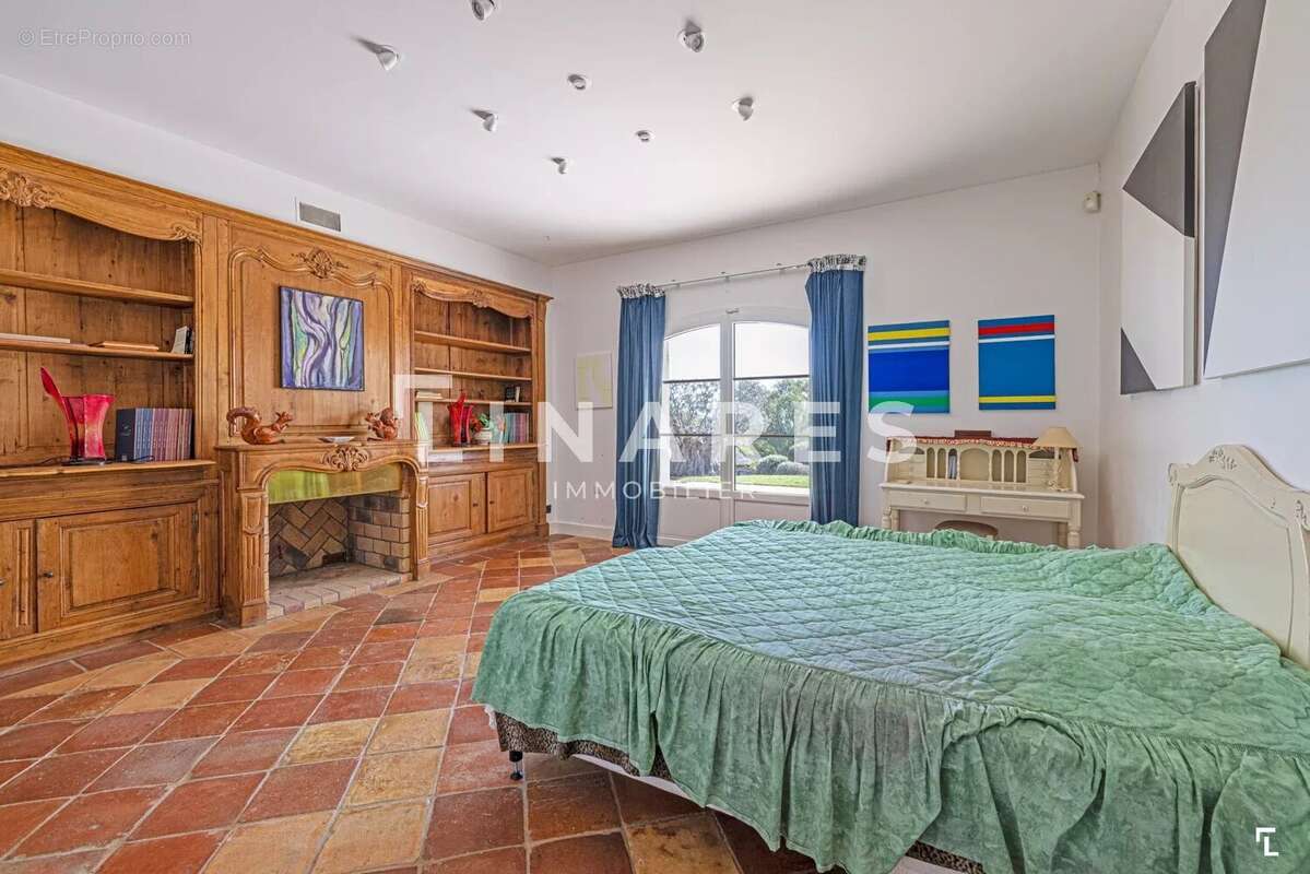 Maison à SAINT-CYR-SUR-MER