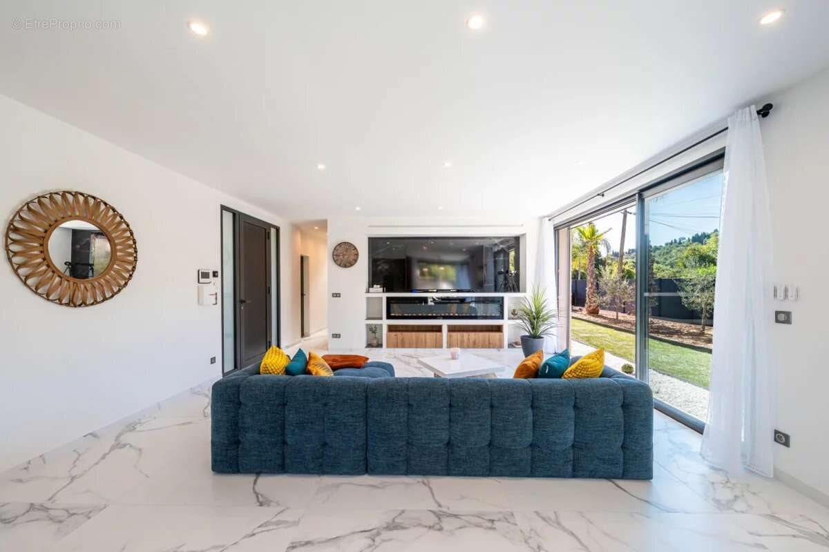 Maison à MOUGINS