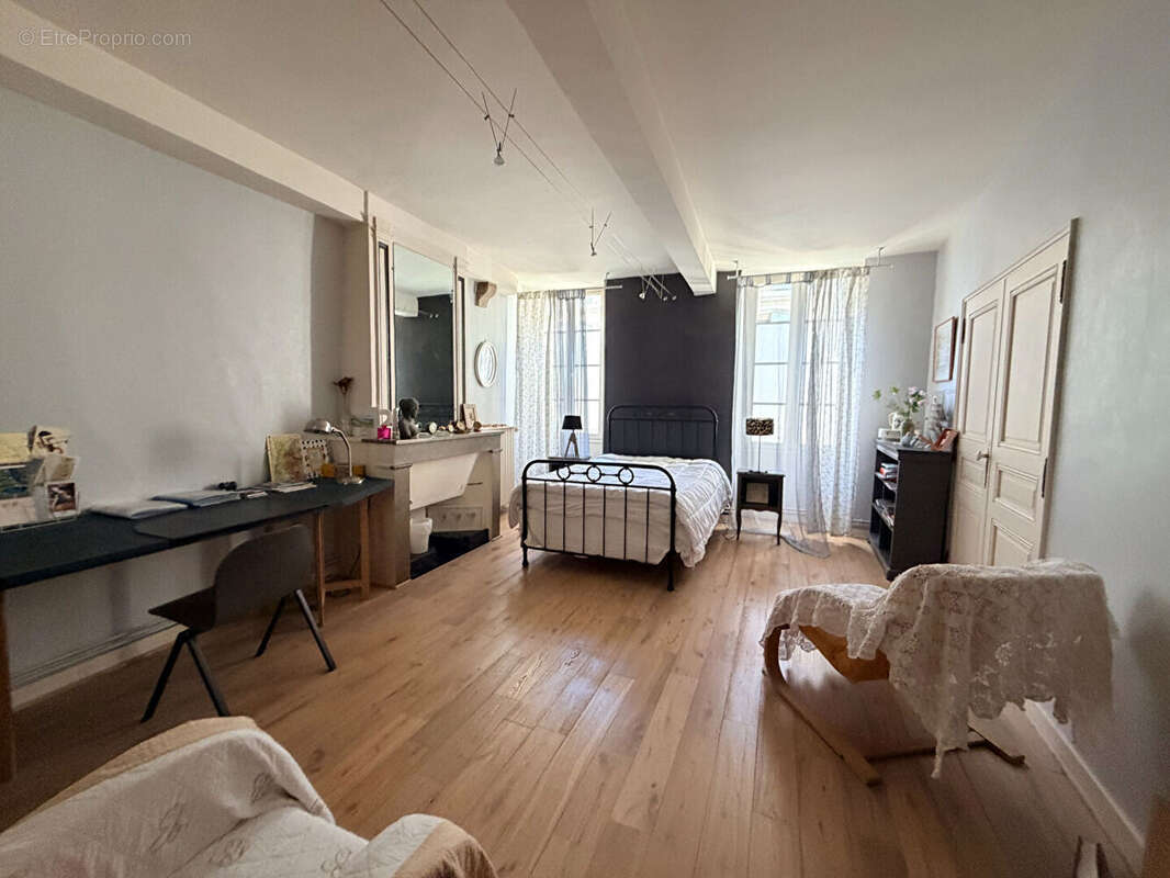 Bourg les Valence - Maison 6 chambres - photo 9