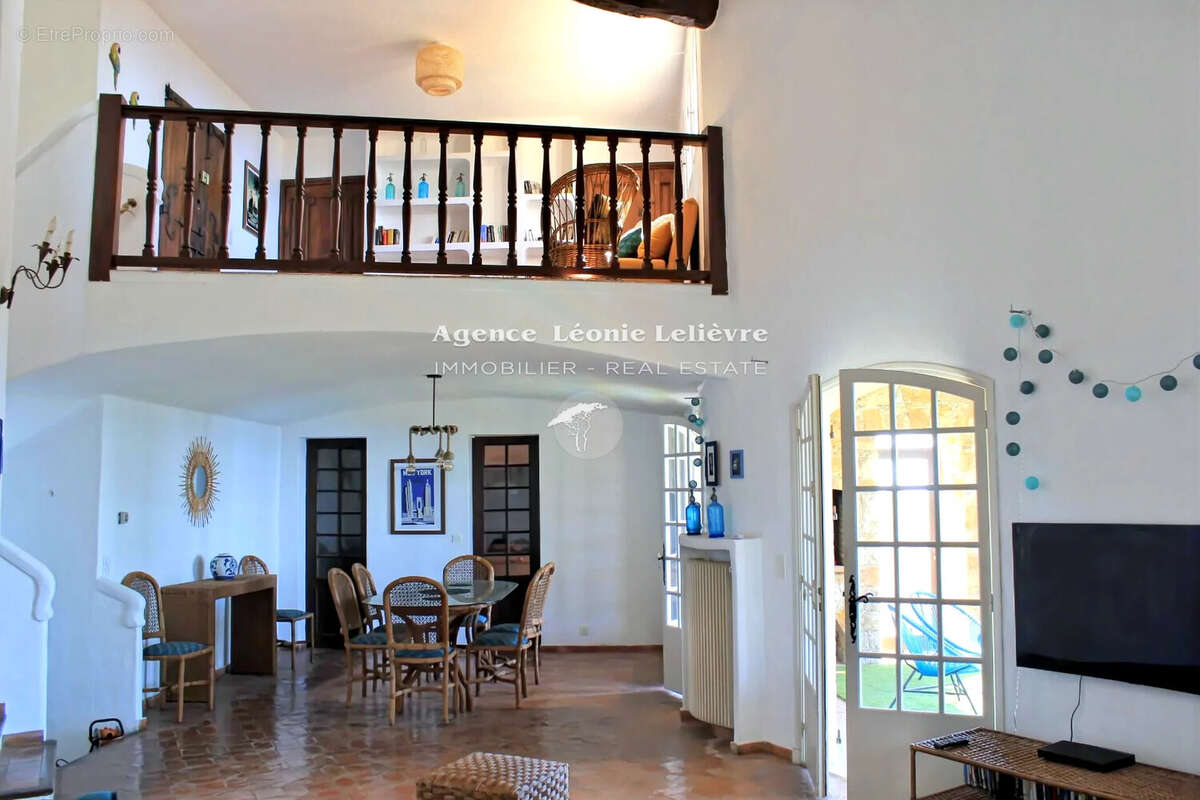 Maison à LES ISSAMBRES