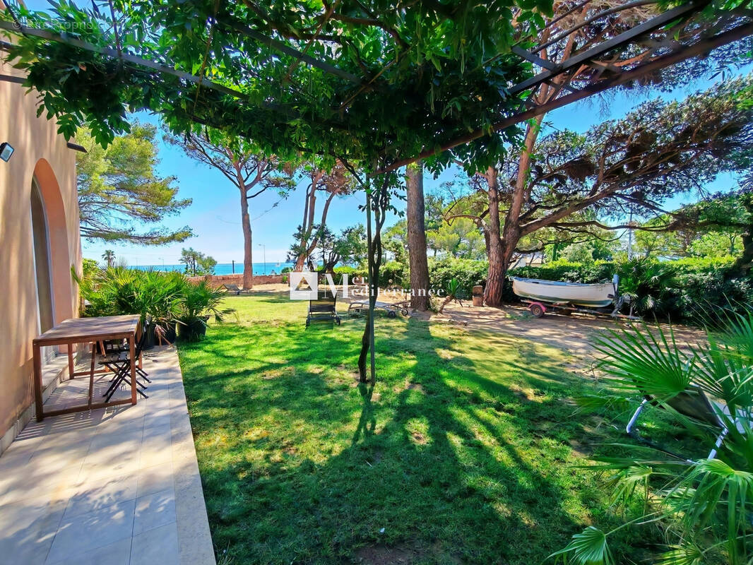 Appartement à GRIMAUD