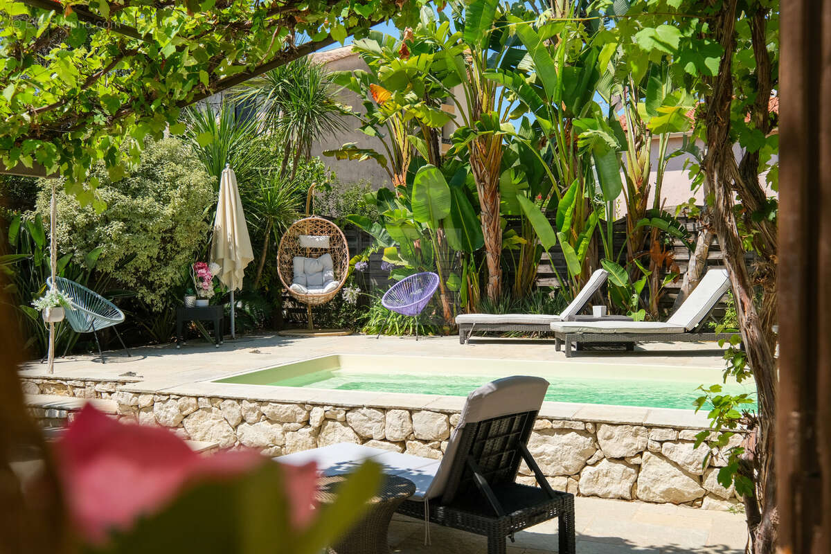 CHARME et CALME ABSOLU - MAISON 156m2 - Saint-Laurent-du-Var - photo 8
