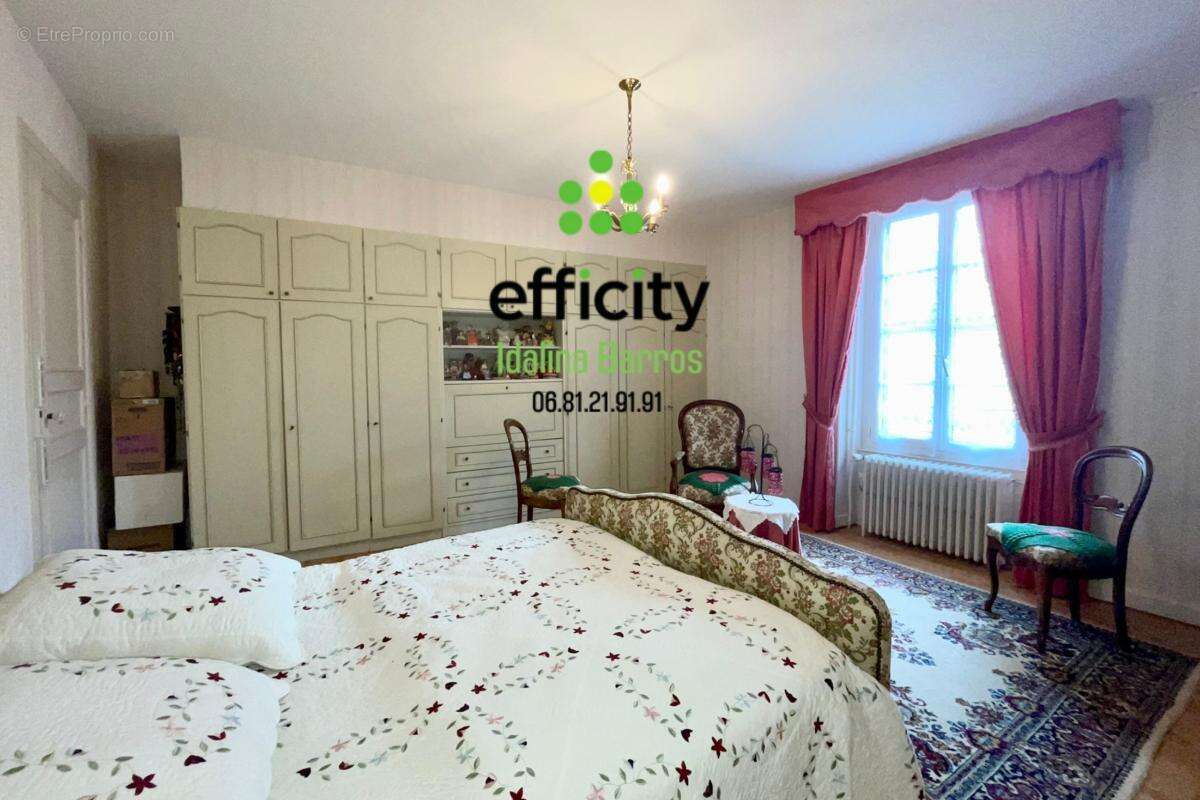 Maison à AIGRE