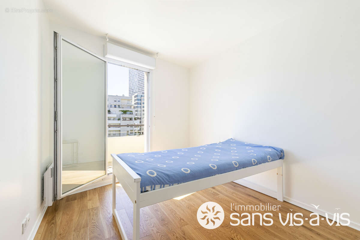 Appartement à COURBEVOIE