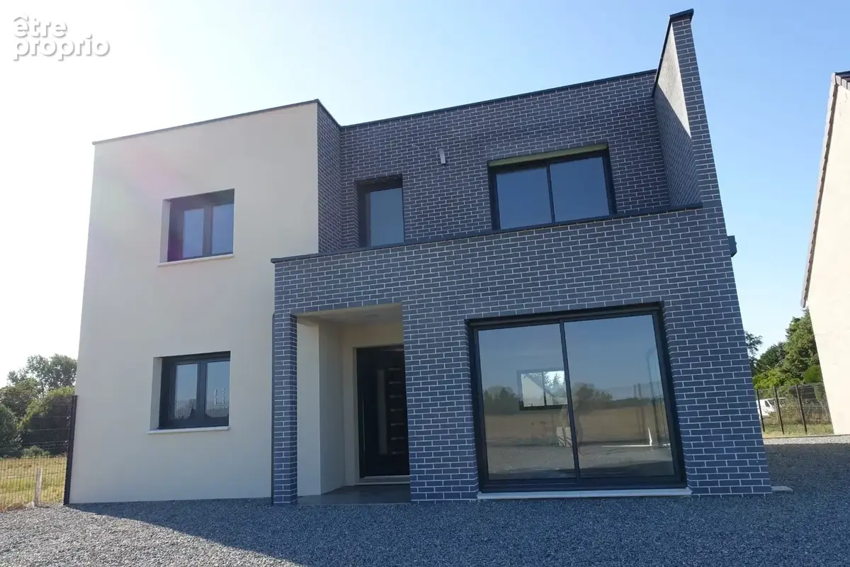 Maison à SAINT-RIQUIER-ES-PLAINS