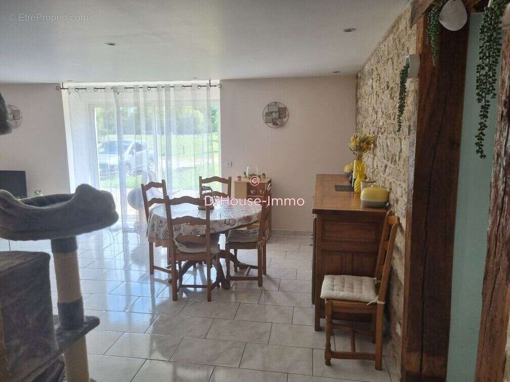 Maison 185 m² à Vaite  - photo 12