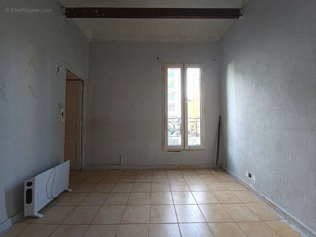 Appartement à MARSEILLE-3E