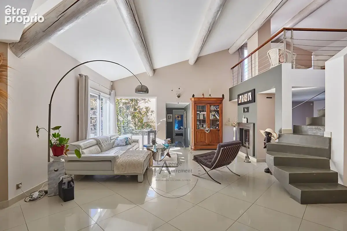 Maison 6 pièces 220 m² à vendre à Simiane-Collongue (13109) - photo 4
