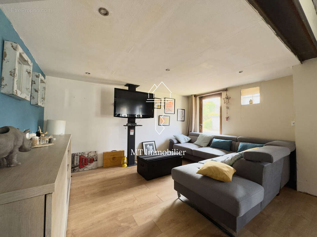 Maison à MARESQUEL-ECQUEMICOURT