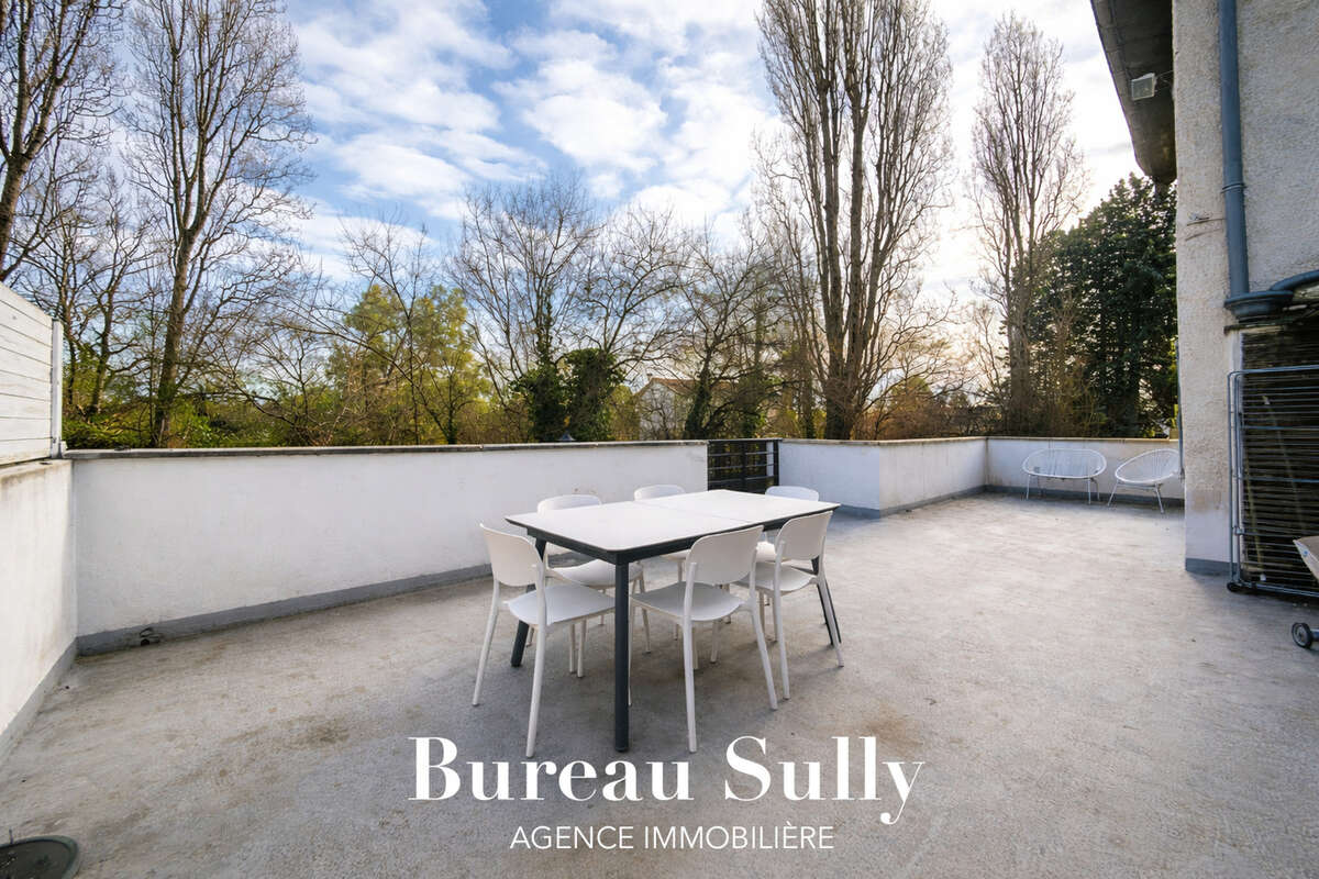 Appartement à CHARBONNIERES-LES-BAINS