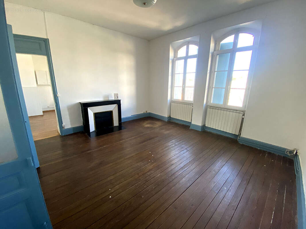 Appartement à VALREAS