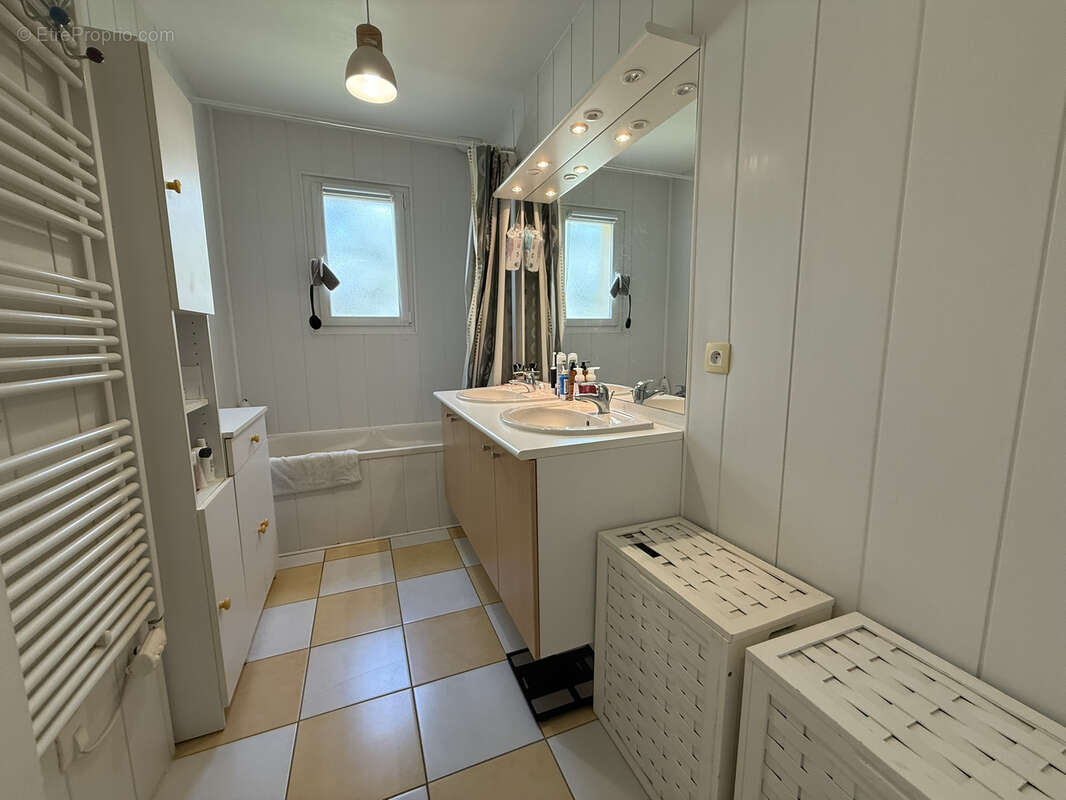 Maison à AIGREFEUILLE-SUR-MAINE