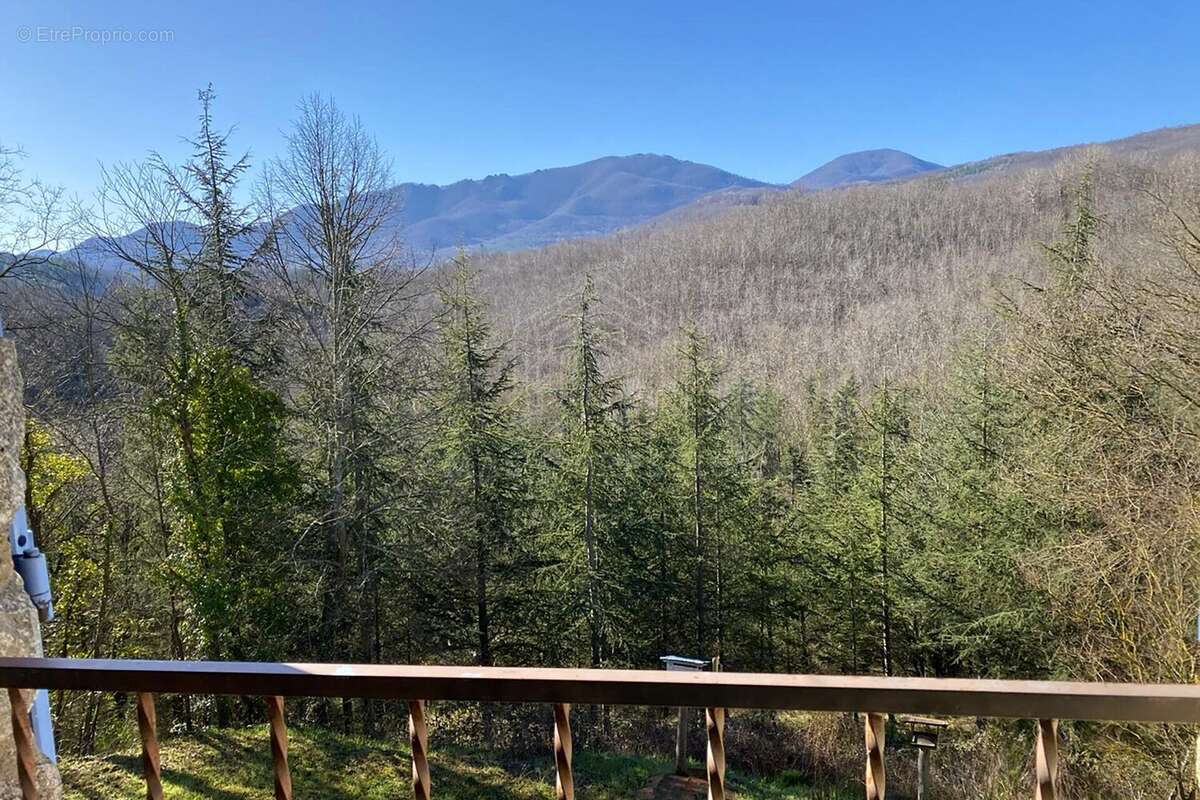 Maison à SAINT-LAURENT-DE-CERDANS