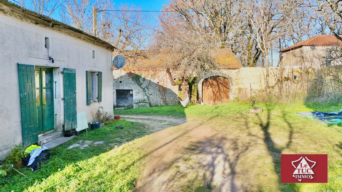 Maison à MAUROUX