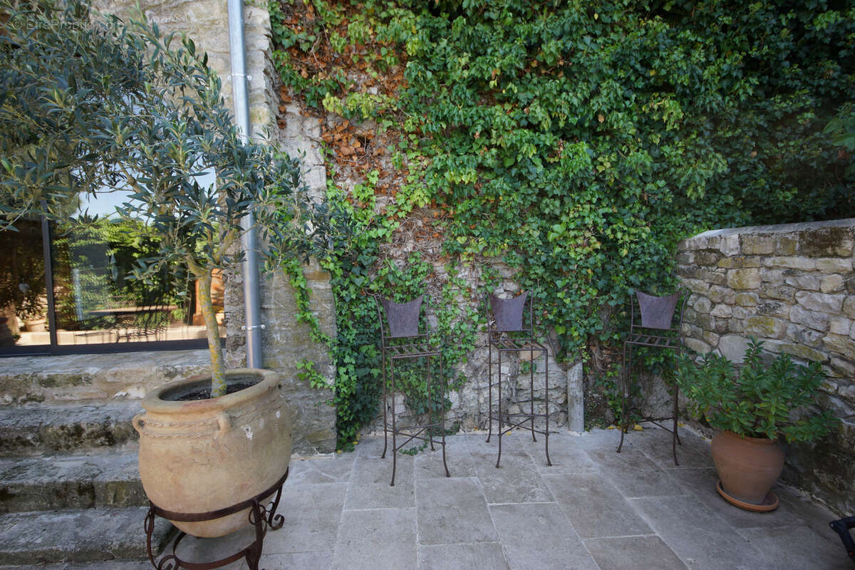 Maison à VAISON-LA-ROMAINE