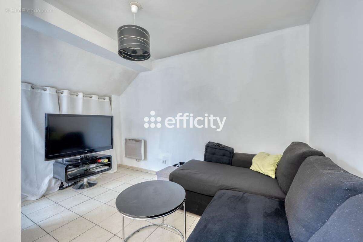 Maison à COMBS-LA-VILLE