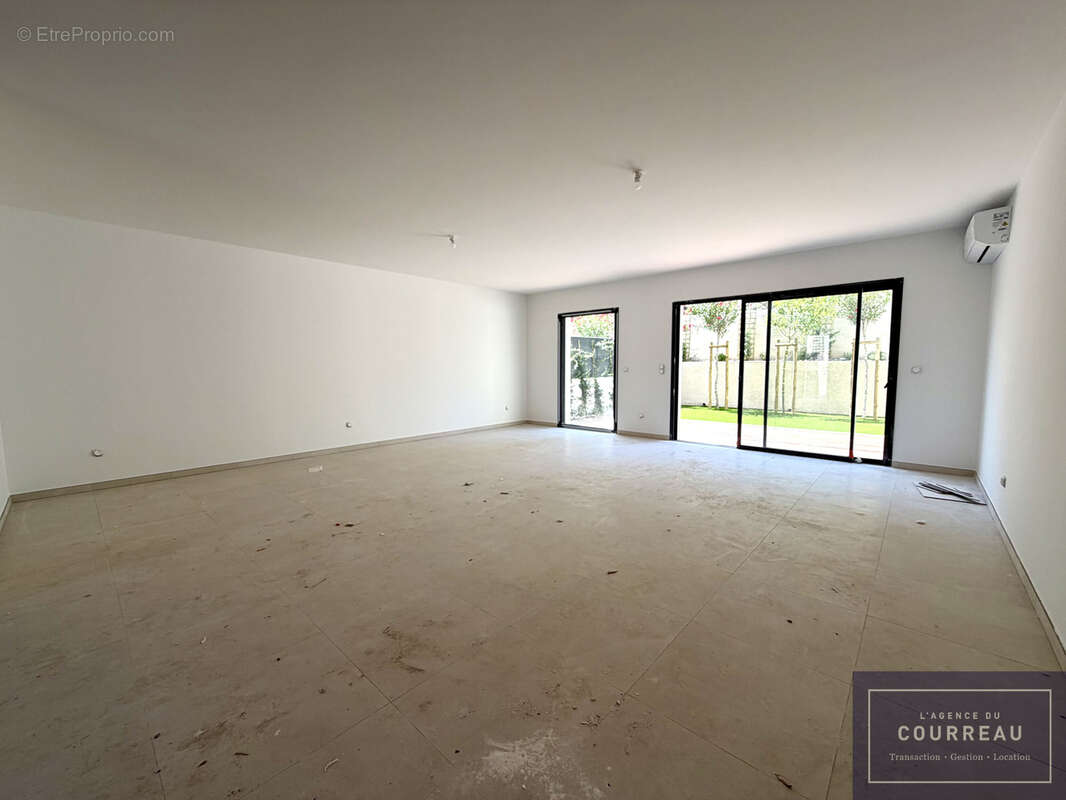 Villa F4 en R+1 neuve de 126 m2 avec jardin et stationnement - photo 4