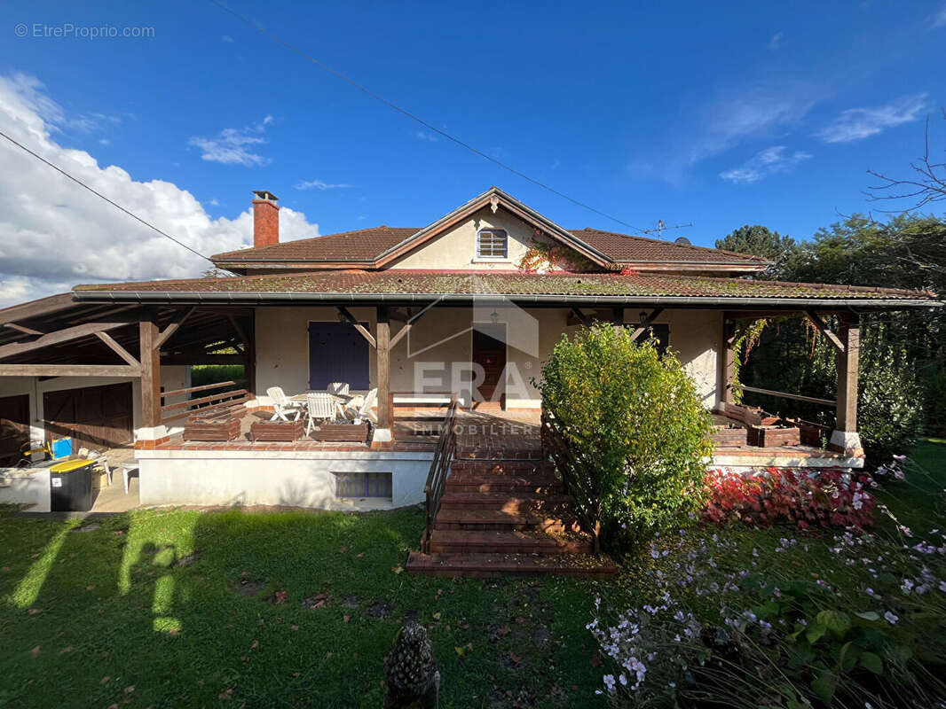 Maison à VILLIEU-LOYES-MOLLON