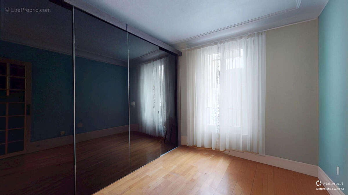 Appartement à PARIS-14E