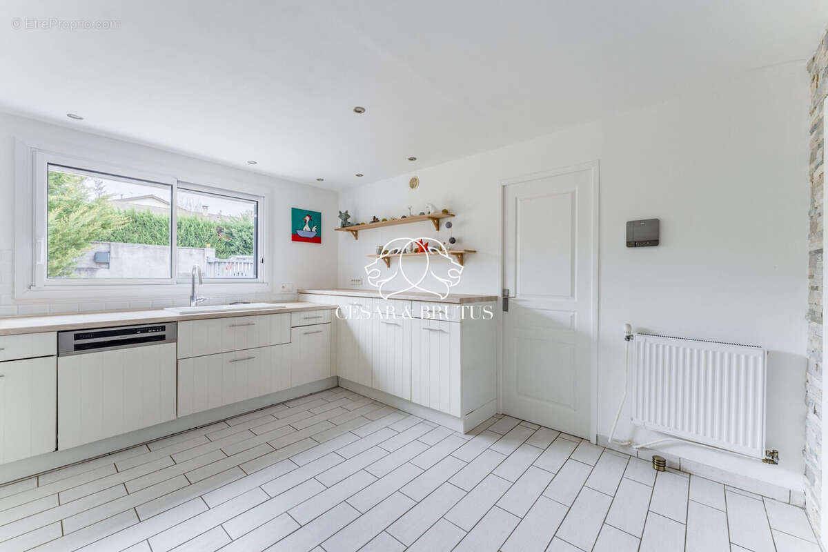 Maison 128 m² à Charvieu-Chavagneux  - photo 6