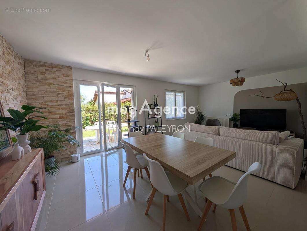 Plain-pied 110 m² – 5 pièces – bel extérieur - photo 5