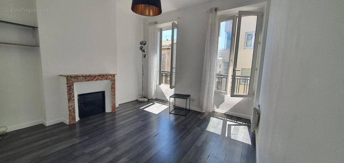 Appartement à MARSEILLE-3E