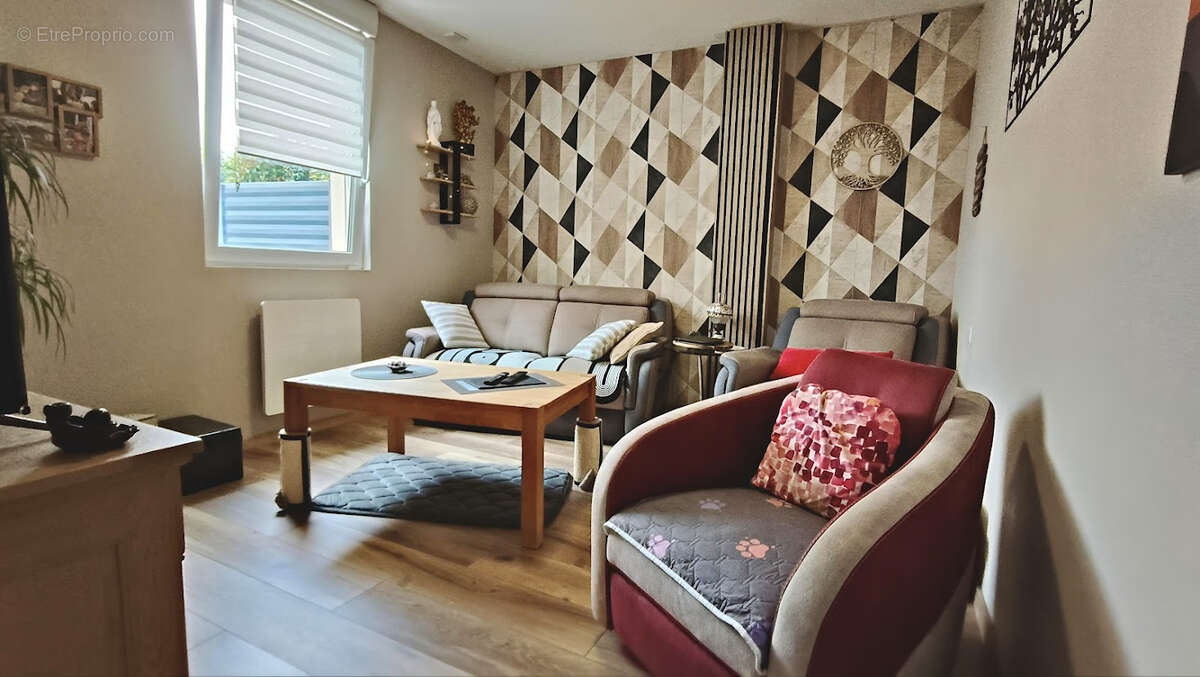 Maison à SAINT-MARTIAL-DE-MIRAMBEAU