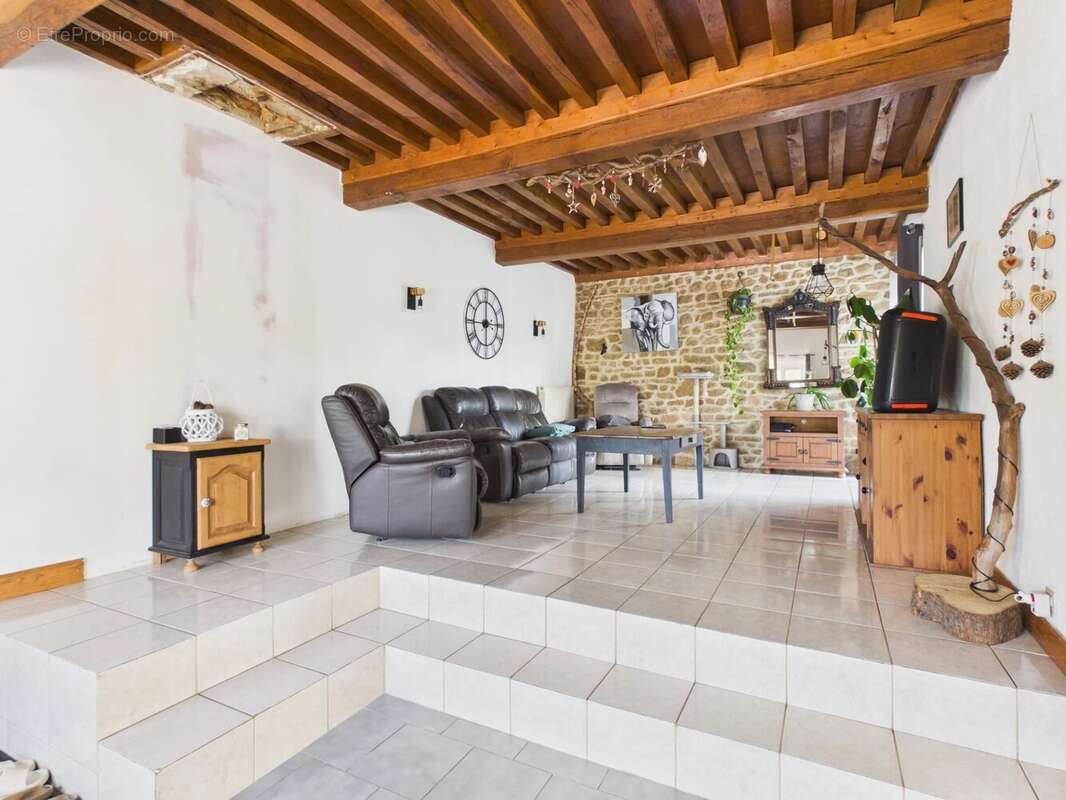 Maison à MONTLAY-EN-AUXOIS