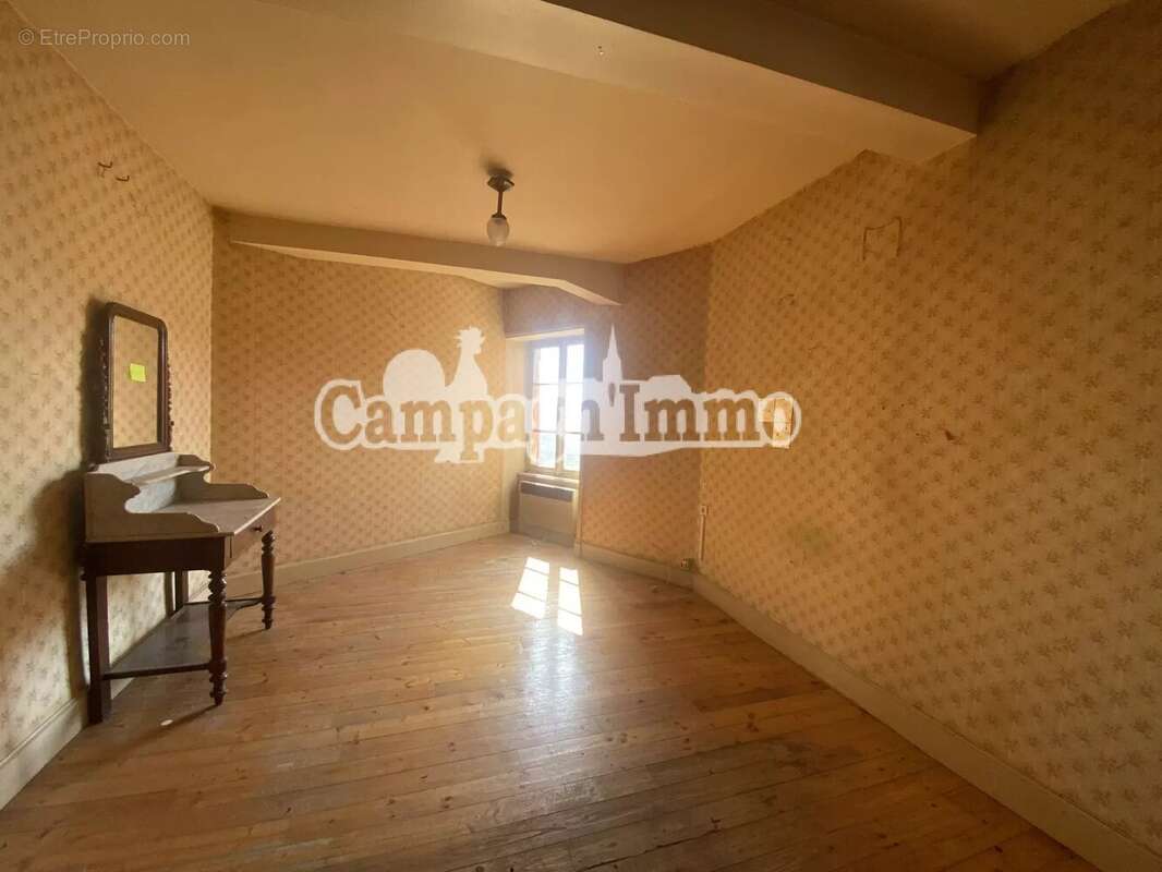 Maison à SAINT-JUST-D&#039;AVRAY