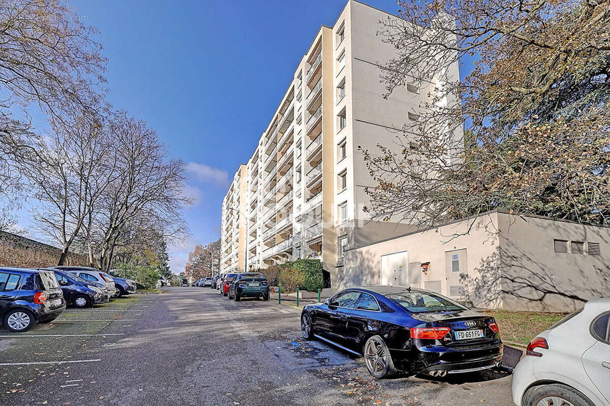 Appartement à SAINT-GENIS-LAVAL