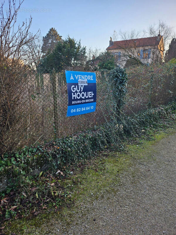 Terrain à BOURG-EN-BRESSE