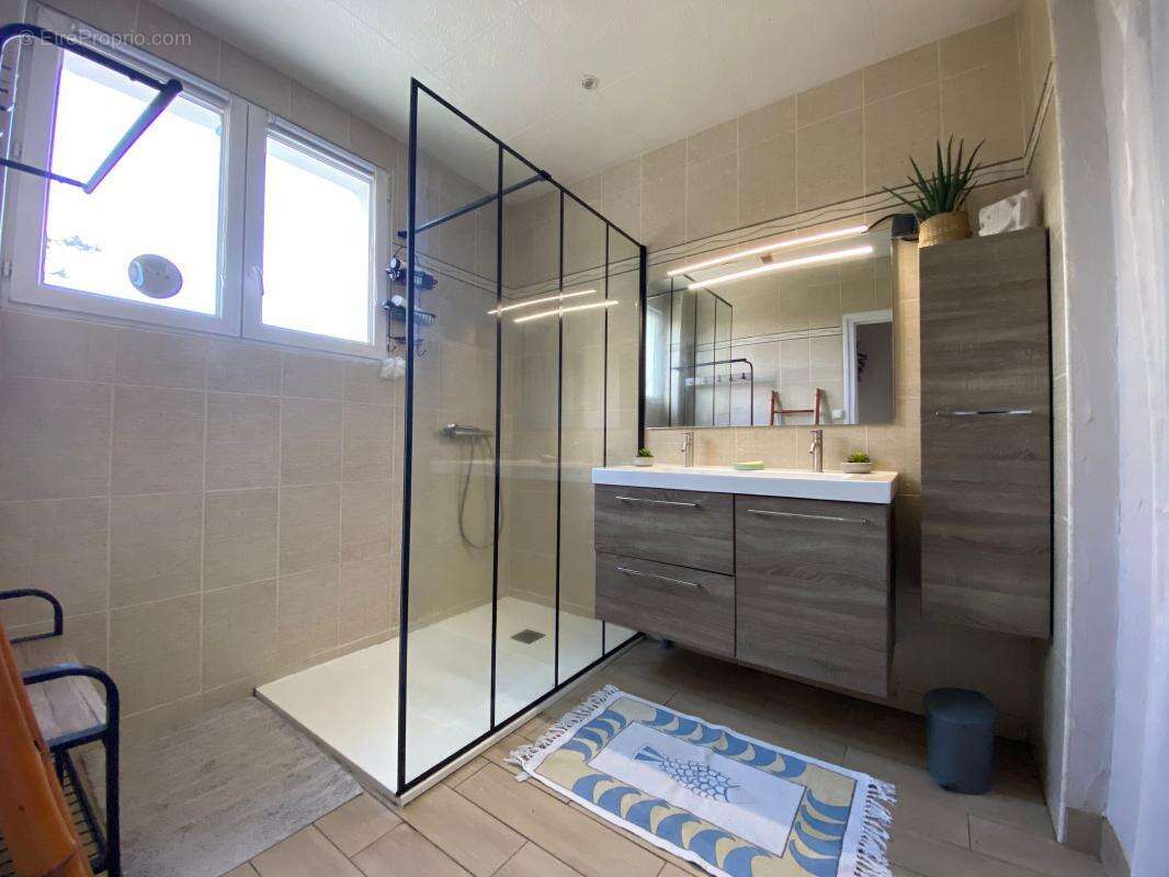 Maison à LES MATHES