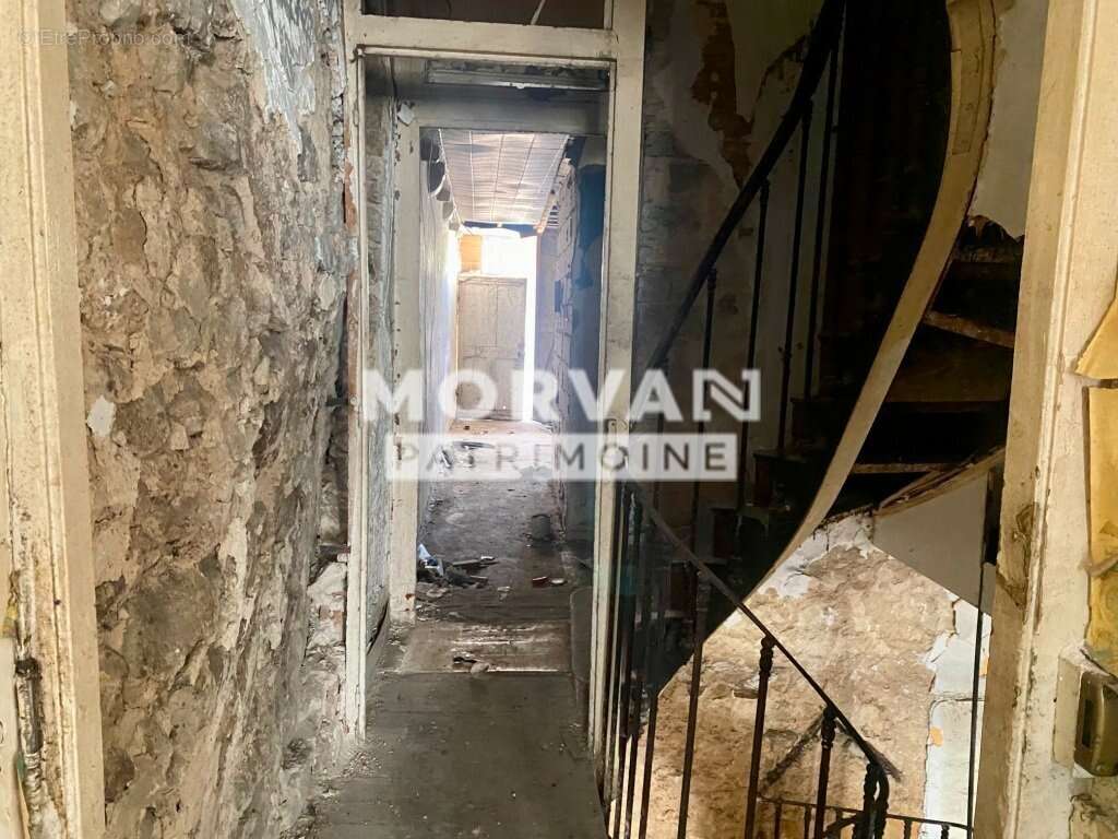 Coeur nivernais - maison sur trois niveaux a restaurer - photo 9