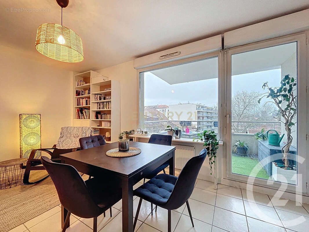 Appartement à BOURGOIN-JALLIEU