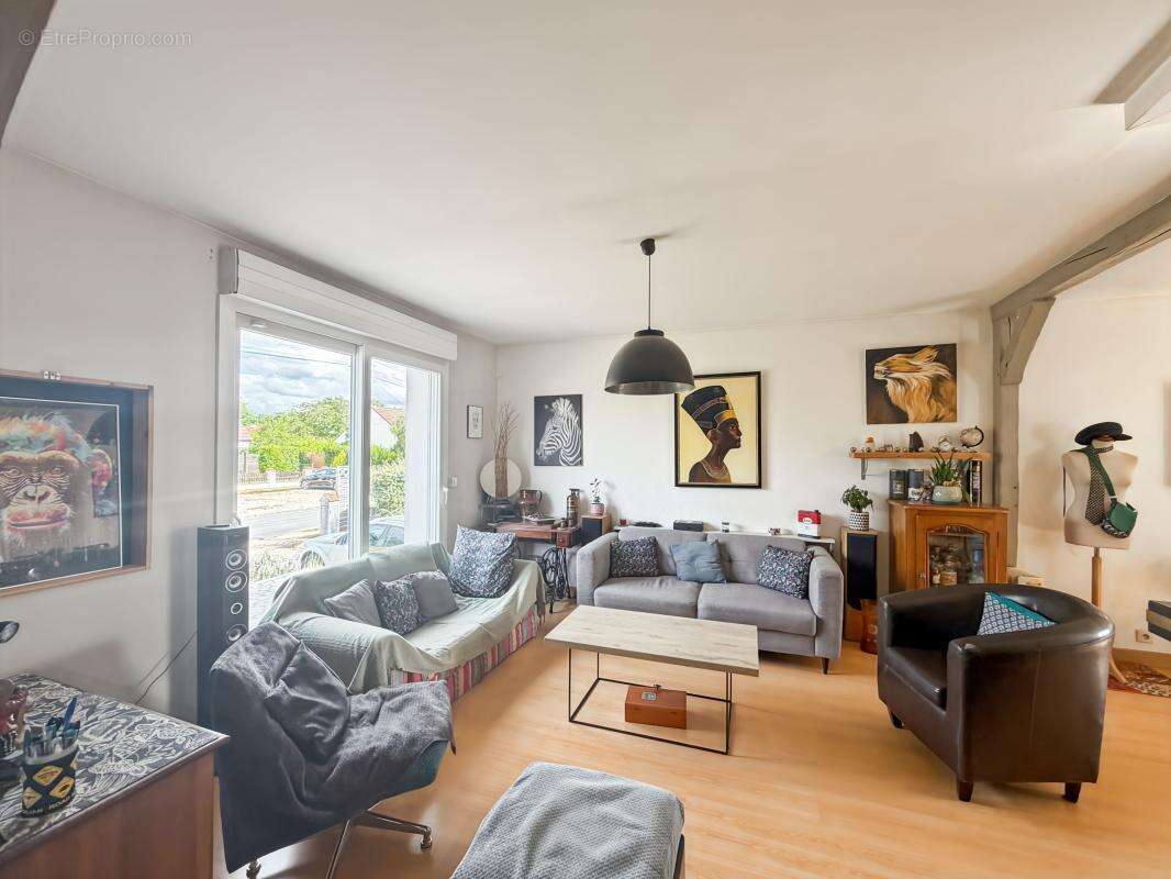 Maison 5 pièces familiale en centre-ville avec sous-sol total et beau jard - photo 2