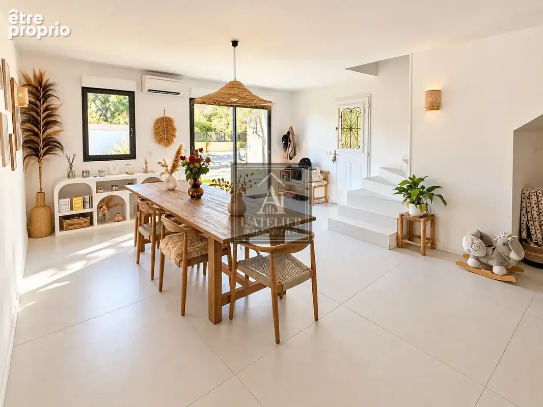 Maison contemporaine de 140 m2 de type 5 avec piscine sur une parcelle de 316 m2 - photo 8